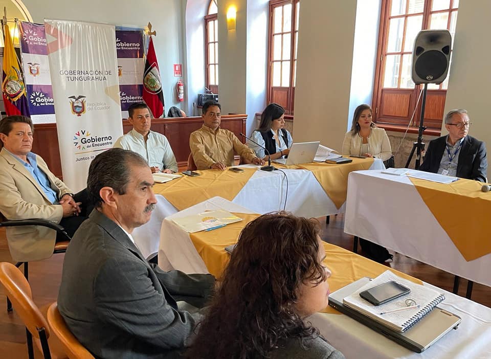 Gobernador junto con autoridades del Ejecutivo Desconcentrado de la provincia de Tungurahua en reunión para conocer los avances de los proyectos de cada una de las instituciones públicas y las proyecciones para 2023.