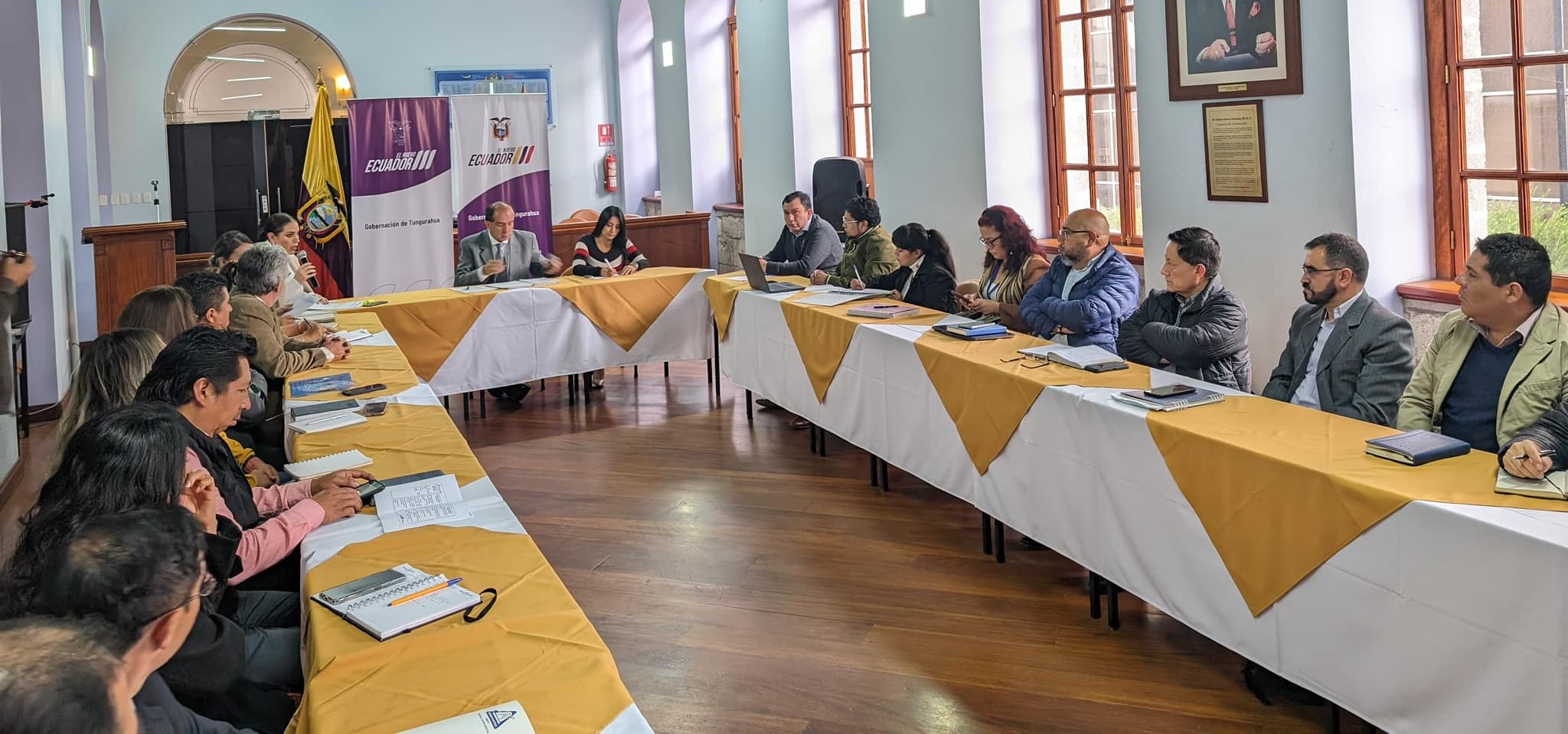 Santiago Vargas Gobernador de Tungurahua convocó y presidió una reunión de trabajo con todos los integrantes del Ejecutivo Desconcentrado de la provincia.