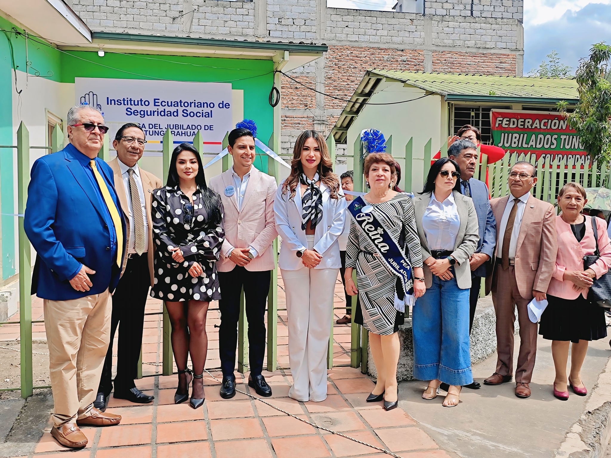 La Gobernadora Abg.Daniela Llerena , asistio a la ceremonia de entrega simbolica de la Casa del Jubilado Tungurahua