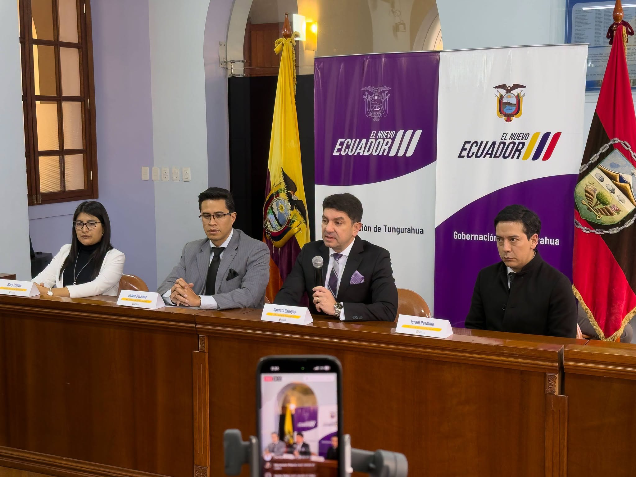 Rueda de prensa en donde se informÃ³ sobre las visitas a nueve centros de salud y dos hospitales para verificar la atenciÃ³n y atender necesidades, habilitaciÃ³n de la venta de conejos en ferias, manteniendo las medidas de bioseguridad, nueve ambulancias operativas y USD 150.000 asignados para mantenimiento preventivo.
